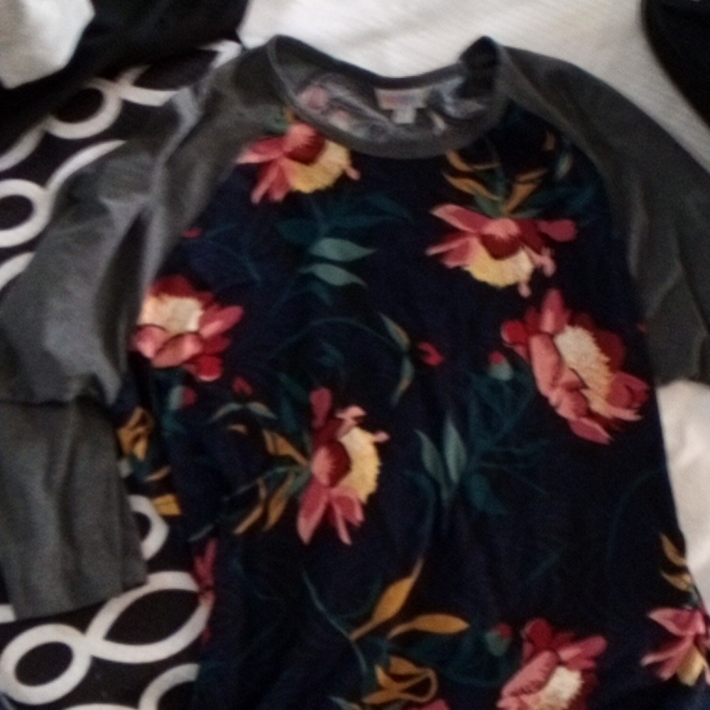 LuLaRoe shirt